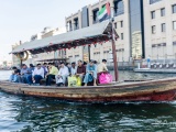 Abra - tradycyjne drwniane promy pływające po Dubai Creek